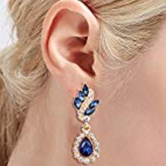 Austrian Crystal Art Deco Dangle Earrings - Picture 4 of 8